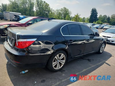 Trzecie zdjęcie samochodu z tyłu: 2010 BMW 5 SERIES I VIN:WBANU5C56AC124480 - miniatura