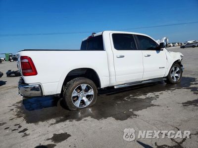 Trzecie zdjęcie samochodu z tyłu: 2022 RAM 1500 LARAMIE VIN:1C6SRFJT3NN386313 - miniatura