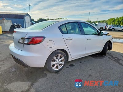 Trzecie zdjęcie samochodu z tyłu: 2010 MAZDA 3 I VIN:JM1BL1SG4A1352610 - miniatura