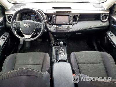 Zdjęcie 8 z 14 samochodu: 2017 TOYOTA RAV4 XLE VIN:JTMRFREV3HD199161 - miniatura