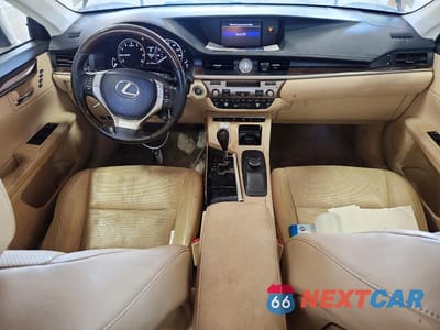 Zdjęcie 8 z 12 samochodu: 2013 LEXUS ES 350 VIN:JTHBK1GGXD2077754 - miniatura