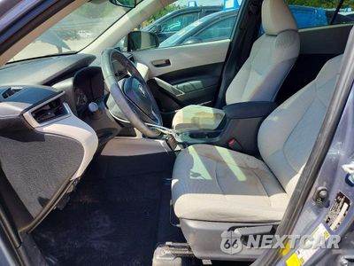 Zdjęcie 7 z 13 samochodu: 2023 TOYOTA COROLLA CROSS LE VIN:7MUCAABG0PV046192 - miniatura