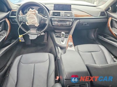Zdjęcie 8 z 12 samochodu: 2016 BMW 320 XI VIN:WBA8E5G55GNT93104 - miniatura