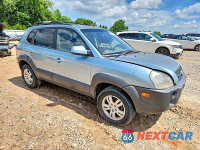 Czwarte zdjęcie samochodu z boku: 2008 HYUNDAI TUCSON SE VIN:KM8JN12D28U895776 - miniatura