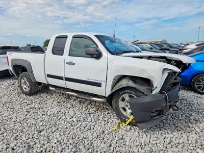 Czwarte zdjęcie samochodu z boku: 2008 CHEVROLET SILVERADO K1500 VIN:1GCEK19J78Z275079 - miniatura