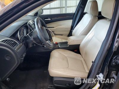 Zdjęcie 7 z 12 samochodu: 2019 CHRYSLER 300 LIMITED VIN:2C3CCAEG9KH528607 - miniatura