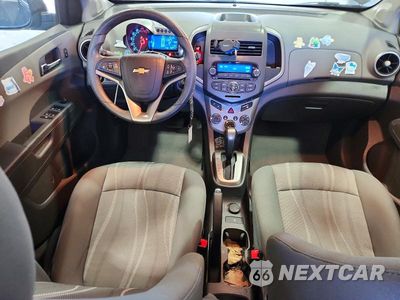 Zdjęcie 8 z 12 samochodu: 2015 CHEVROLET SONIC LT VIN:1G1JC6SH5F4124440 - miniatura