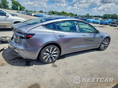 Trzecie zdjęcie samochodu z tyłu: 2025 TESLA MODEL 3 VIN:5YJ3E1EA9SF905380 - miniatura