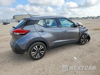 Trzecie zdjęcie samochodu z tyłu: 2019 NISSAN KICKS SV VIN:3N1CP5CU3KL550936 - miniatura