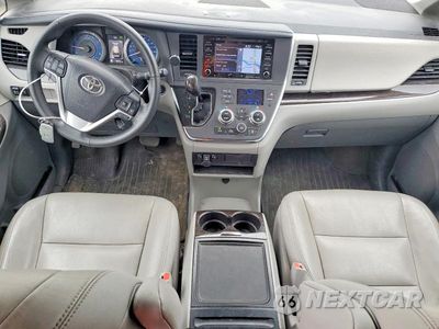 Zdjęcie 8 z 13 samochodu: 2018 TOYOTA SIENNA XLE 8-PASSENGER VIN:5TDYZ3DC5JS937889 - miniatura