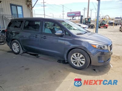 Czwarte zdjęcie samochodu z boku: 2016 KIA SEDONA LX VIN:KNDMB5C16G6215662 - miniatura