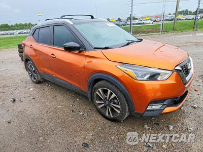 Czwarte zdjęcie samochodu z boku: 2018 NISSAN KICKS SR VIN:3N1CP5CU7JL501141 - miniatura
