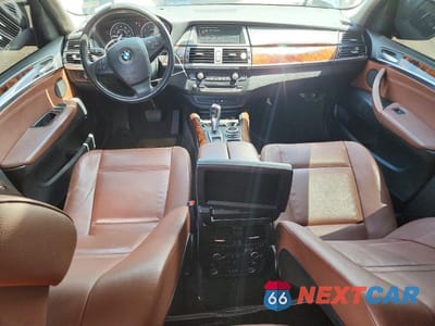 Zdjęcie 8 z 13 samochodu: 2013 BMW X5 XDRIVE35I VIN:5UXZV4C58D0B03987 - miniatura