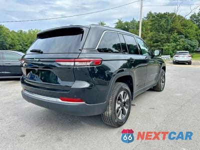 Trzecie zdjęcie samochodu z tyłu: 2024 JEEP GRAND CHEROKEE LIMITED 4XE VIN:1C4RJYB69R8959237 - miniatura