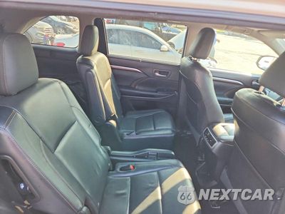 Zdjęcie 11 z 13 samochodu: 2015 TOYOTA HIGHLANDER LIMITED VIN:5TDDKRFH3FS203581 - miniatura