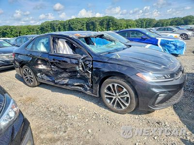 Czwarte zdjęcie samochodu z boku: 2025 VOLKSWAGEN JETTA SPORT VIN:3VWBX7BU1SM077566 - miniatura