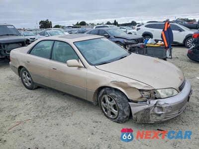 Czwarte zdjęcie samochodu z boku: 1997 LEXUS ES 300 VIN:JT8BF22G6V0029201 - miniatura