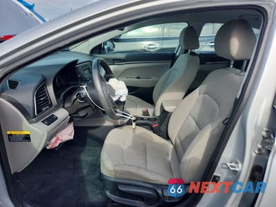Zdjęcie 7 z 13 samochodu: 2018 HYUNDAI ELANTRA SE VIN:5NPD74LF9JH276640 - miniatura