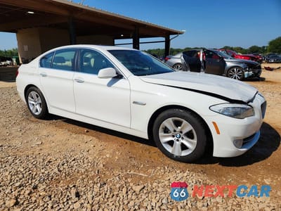 Czwarte zdjęcie samochodu z boku: 2013 BMW 5ER 528 I VIN:WBAXG5C51DD229300 - miniatura