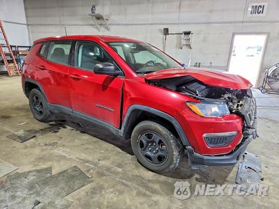 Czwarte zdjęcie samochodu z boku: 2019 JEEP COMPASS SPORT VIN:3C4NJDAB3KT818631 - miniatura