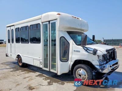 Czwarte zdjęcie samochodu z boku: 2019 FORD ECONOLINE E350 SUPER DUTY CUTAWAY VAN VIN:1FDEE3FS2KDC19132 - miniatura