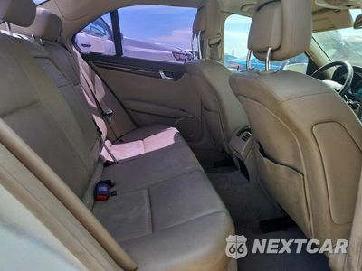Zdjęcie 10 z 12 samochodu: 2011 MERCEDES-BENZ C 300 VIN:WDDGF5EB0BR172893 - miniatura