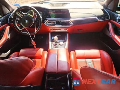 Zdjęcie 8 z 13 samochodu: 2020 BMW X5 M VIN:5YMJU0C0XL9D27133 - miniatura