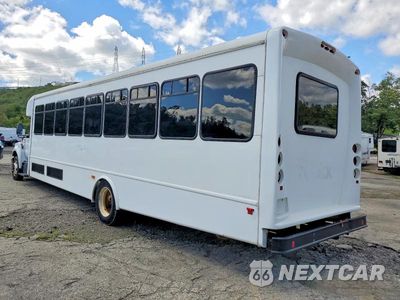 Trzecie zdjęcie samochodu z tyłu: 2016 FORD F650 SUPER DUTY SHUTTLE BUS VIN:1FDNF6AY4GDA06068 - miniatura