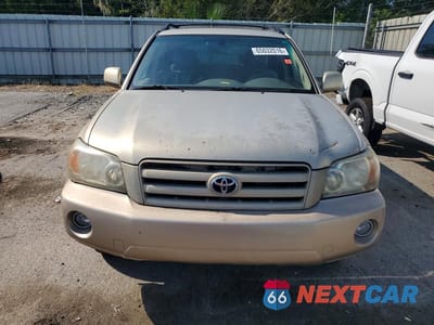 Piąte zdjęcie samochodu w środku: 2004 TOYOTA HIGHLANDER LIMITED VIN:JTEDP21AX40025327 - miniatura