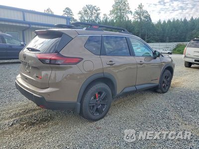 Trzecie zdjęcie samochodu z tyłu: 2026 NISSAN ROGUE ROCK CREEK VIN:5N1BT3BB7TC791366 - miniatura