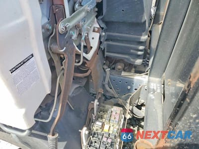 Zdjęcie 11 z 13 samochodu: 2014 ISUZU NPR VIN:54DB4W1B8ES805560 - miniatura