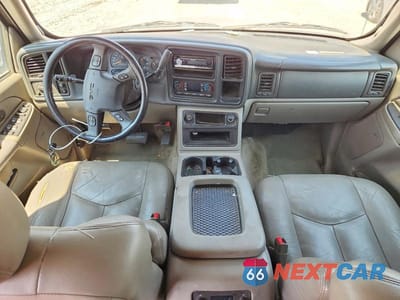 Zdjęcie 8 z 12 samochodu: 2006 GMC YUKON XL C2500 VIN:3GKGC26U26G239411 - miniatura