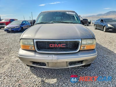 Piąte zdjęcie samochodu w środku: 2002 GMC SONOMA VIN:1GTDT13W22K195220 - miniatura