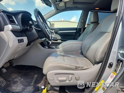 Zdjęcie 7 z 13 samochodu: 2015 TOYOTA HIGHLANDER XLE VIN:5TDKKRFH8FS088810 - miniatura