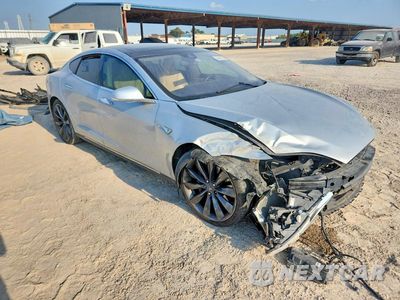 Czwarte zdjęcie samochodu z boku: 2016 TESLA MODEL S VIN:5YJSA1E29GF116587 - miniatura