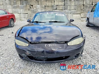 Piąte zdjęcie samochodu w środku: 2004 MAZDA MX-5 MIATA BASE VIN:JM1NB353040401039 - miniatura