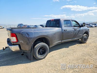 Trzecie zdjęcie samochodu z tyłu: 2020 RAM 3500 TRADESMAN VIN:3C63RRGLXLG195653 - miniatura