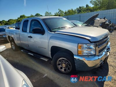 Czwarte zdjęcie samochodu z boku: 2013 CHEVROLET SILVERADO K1500 LT VIN:1GCRKSEA9DZ339081 - miniatura
