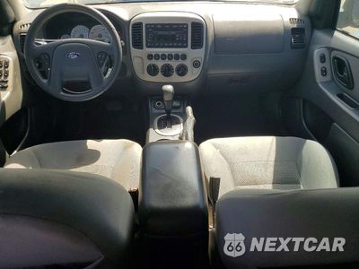 Zdjęcie 8 z 13 samochodu: 2006 FORD ESCAPE HEV VIN:1FMYU96H76KC05963 - miniatura