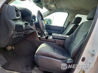 Zdjęcie 7 z 12 samochodu: 2023 TOYOTA TUNDRA SR VIN:5TFKB5DB9PX078158 - miniatura
