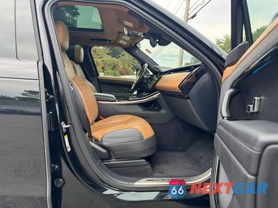 Piąte zdjęcie samochodu w środku: 2023 LAND ROVER RANGE ROVER SPORT DYNAMIC SE VIN:SAL1L9FU5PA110789 - miniatura
