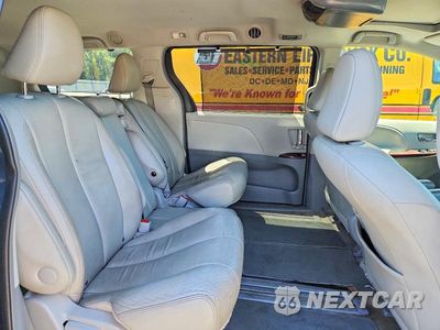 Zdjęcie 11 z 13 samochodu: 2013 TOYOTA SIENNA XLE 8-PASSENGER VIN:5TDYK3DC1DS396204 - miniatura