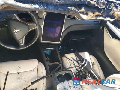 Zdjęcie 8 z 11 samochodu: 2018 TESLA MODEL S VIN:5YJSA1E41JF243066 - miniatura