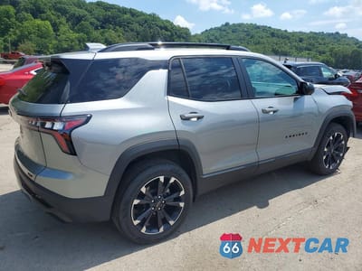 Trzecie zdjęcie samochodu z tyłu: 2026 CHEVROLET EQUINOX RS VIN:3GNAXLEG1TL249297 - miniatura