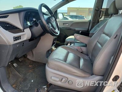 Zdjęcie 7 z 13 samochodu: 2016 TOYOTA SIENNA XLE 8-PASSENGER VIN:5TDYK3DC3GS736733 - miniatura