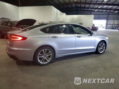Trzecie zdjęcie samochodu z tyłu: 2020 FORD FUSION SEL VIN:3FA6P0CD0LR196441 - miniatura