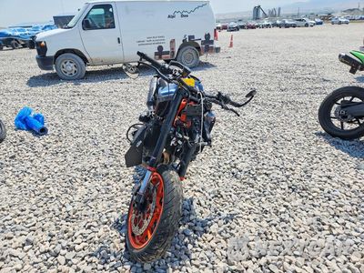 Drugie zdjęcie samochodu z przodu: 2022 KTM 890 DUKE R VIN:VBKTU9406NM830206 - miniatura