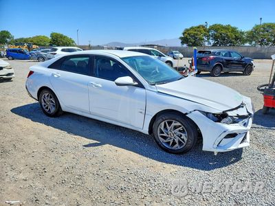 Czwarte zdjęcie samochodu z boku: 2025 HYUNDAI ELANTRA HYBRID BLUE VIN:KMHLM4DJ4SU178707 - miniatura