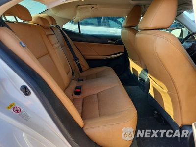 Zdjęcie 10 z 12 samochodu: 2018 LEXUS IS 300 VIN:JTHBA1D29J5072003 - miniatura