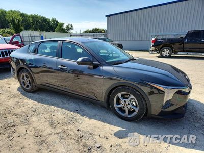 Czwarte zdjęcie samochodu z boku: 2025 KIA K4 LXS VIN:3KPFT4DE1SE171414 - miniatura